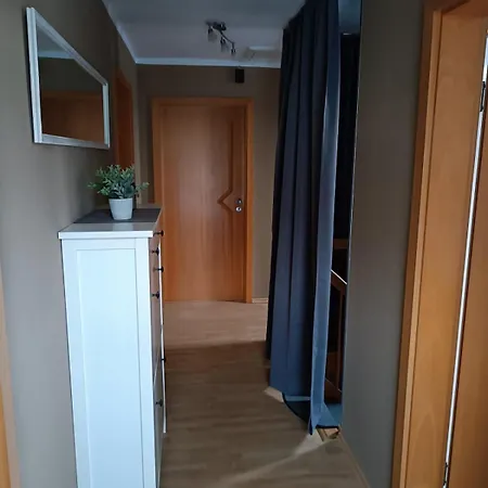 Am Stadtrand Von 公寓 *